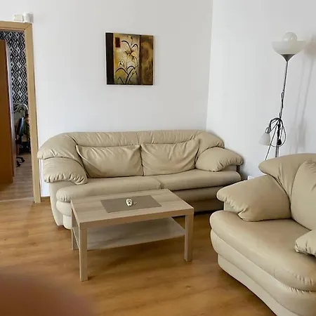 Close Σάνι Μπιτς